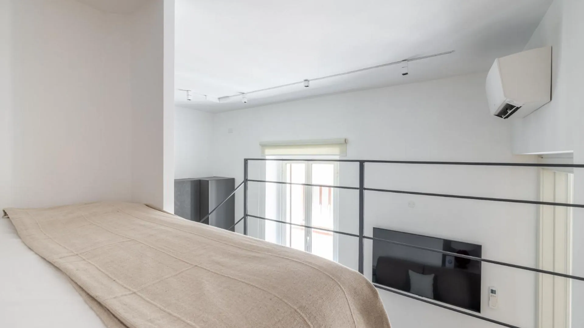 The Best Rent - One-Bedroom Flat In Tritone Area Rome