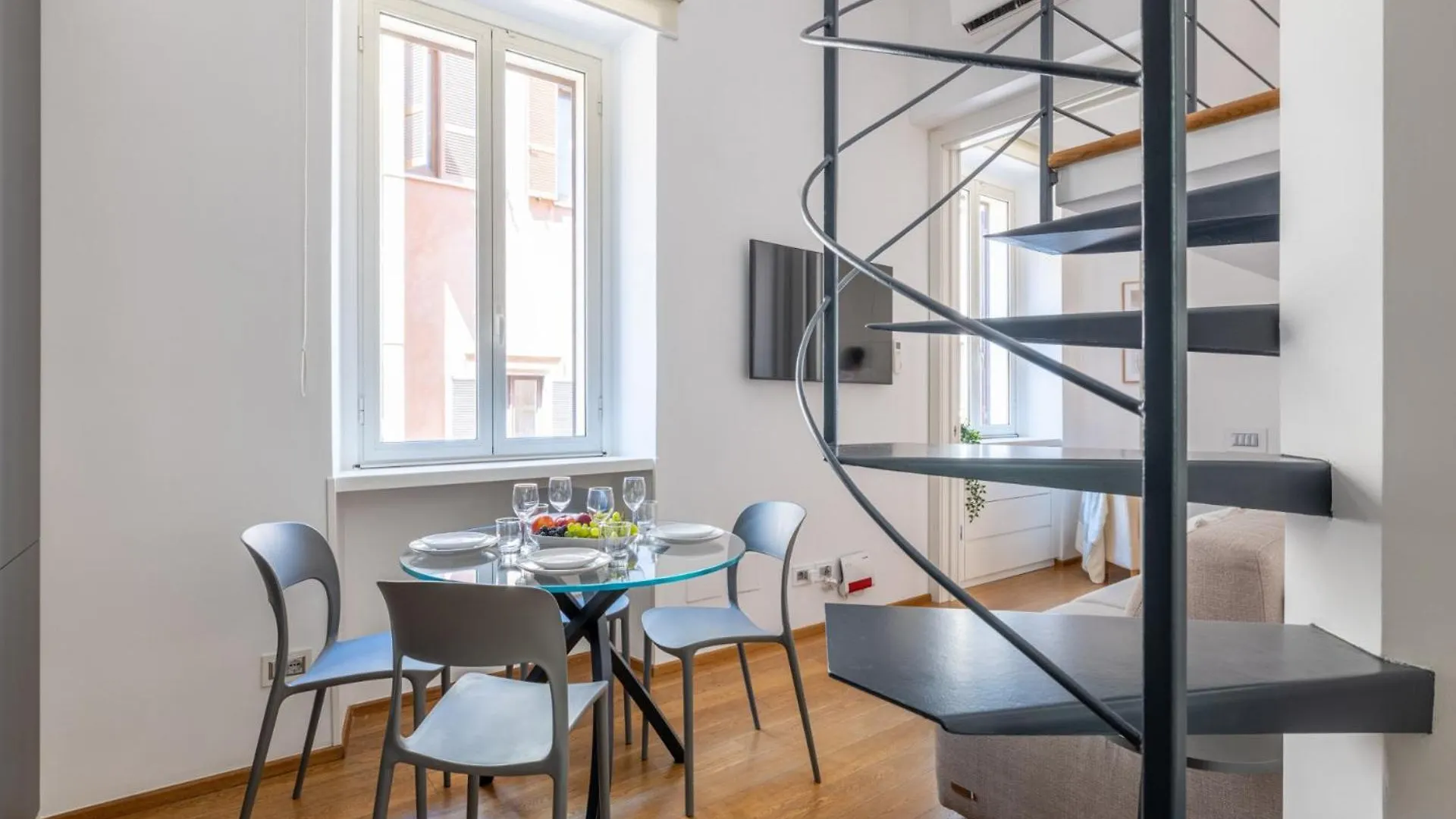 The Best Rent - One-Bedroom Flat In Tritone Area Rome 0*,