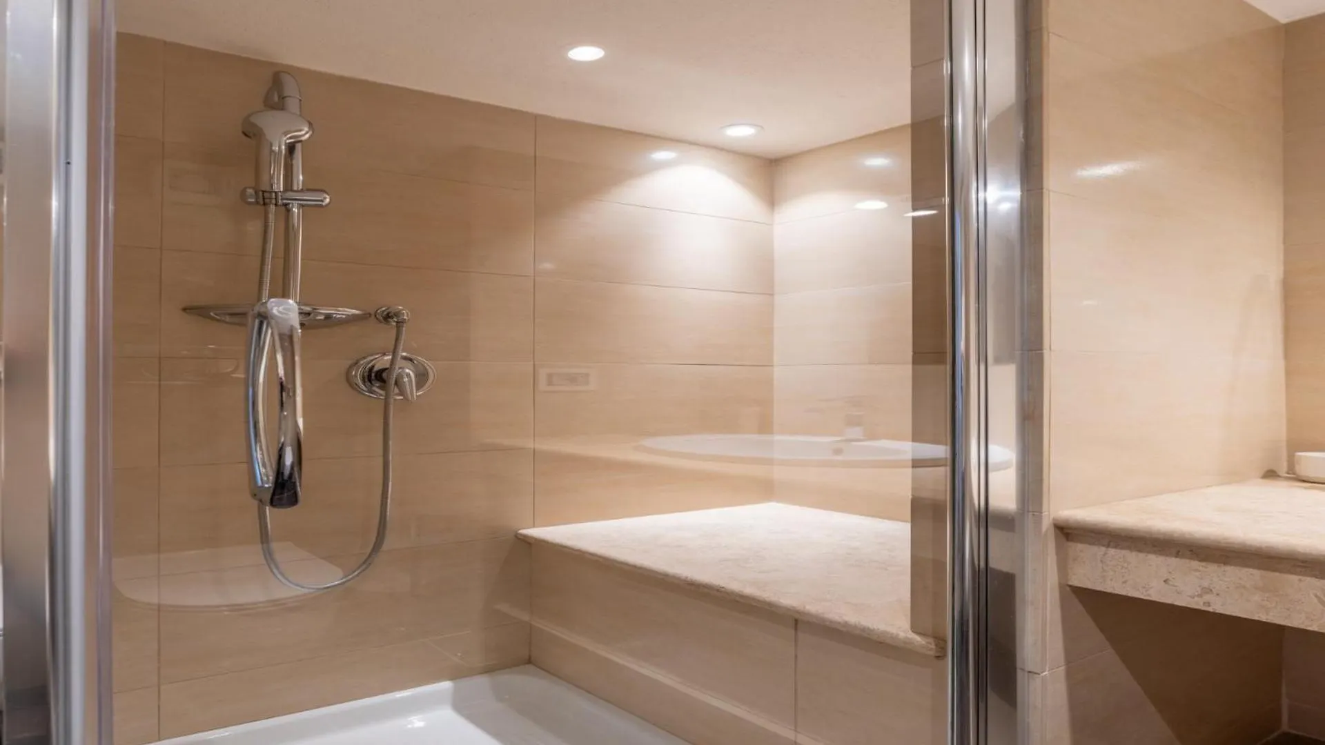 The Best Rent - One-Bedroom Flat In Tritone Area Rome
