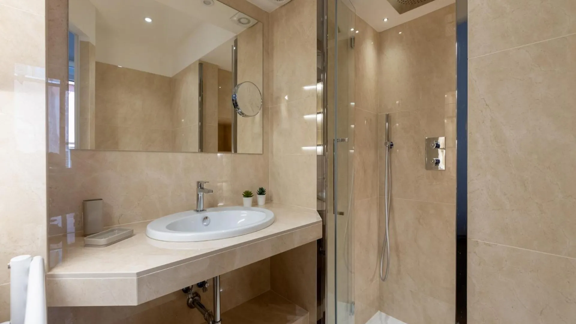 Apartment The Best Rent - One-Bedroom Flat In Tritone Area Rome