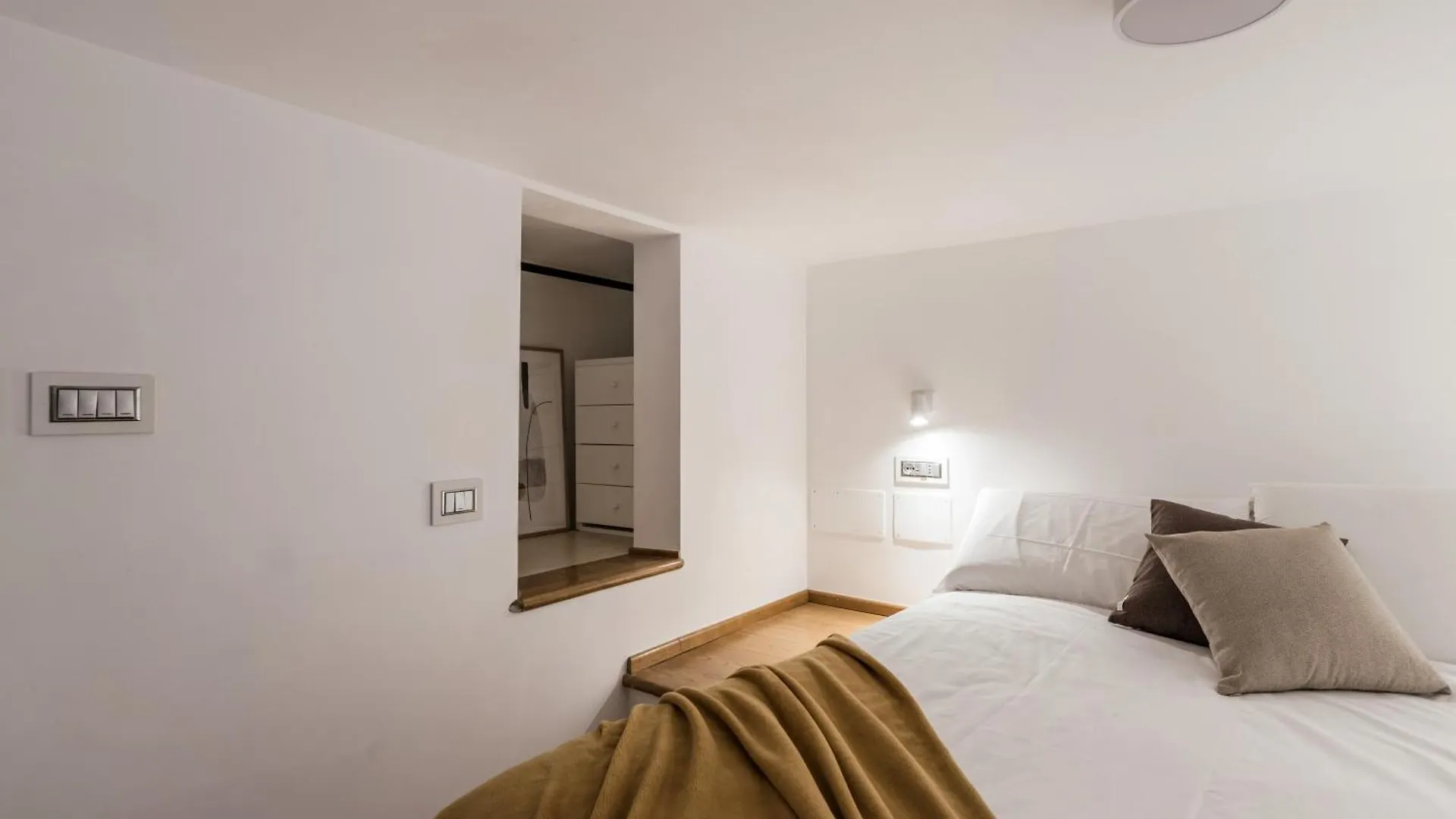 The Best Rent - One-Bedroom Flat In Tritone Area Rome