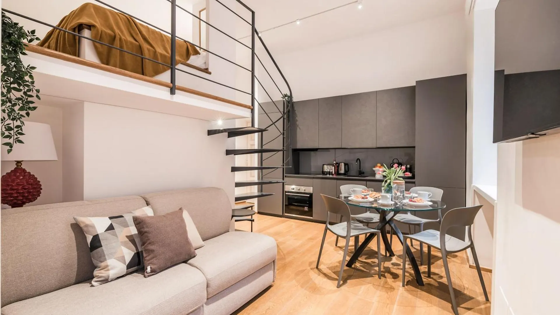 The Best Rent - One-Bedroom Flat In Tritone Area Rome Apartment
