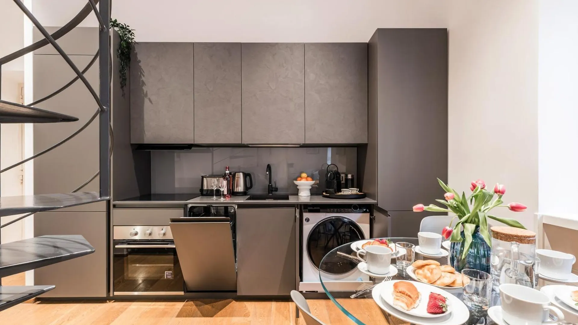The Best Rent - One-Bedroom Flat In Tritone Area Rome