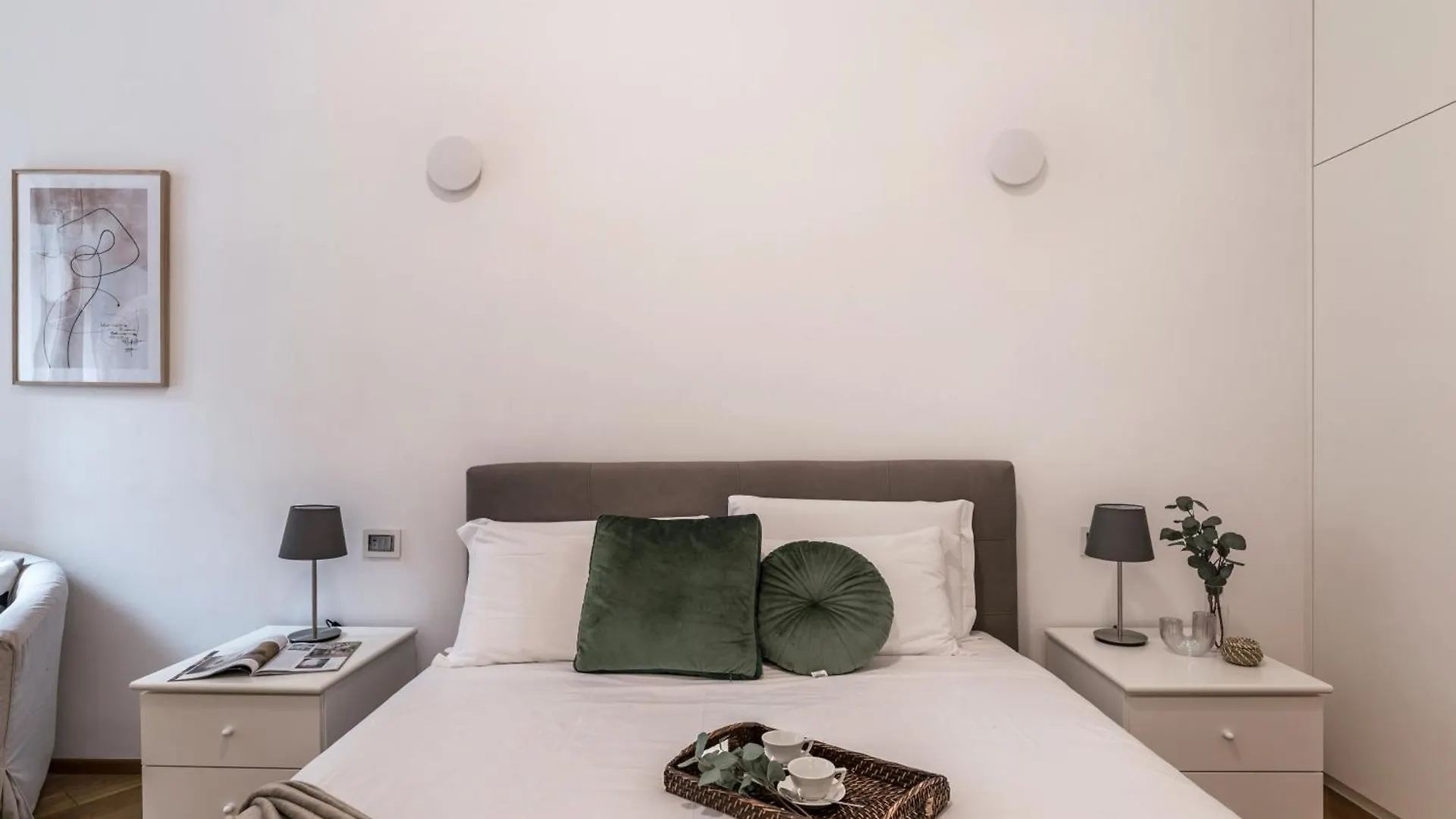 The Best Rent - One-Bedroom Flat In Tritone Area Rome Italy